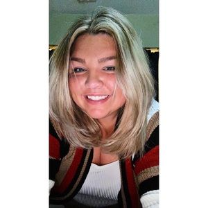 Meet your Posher, Alexia